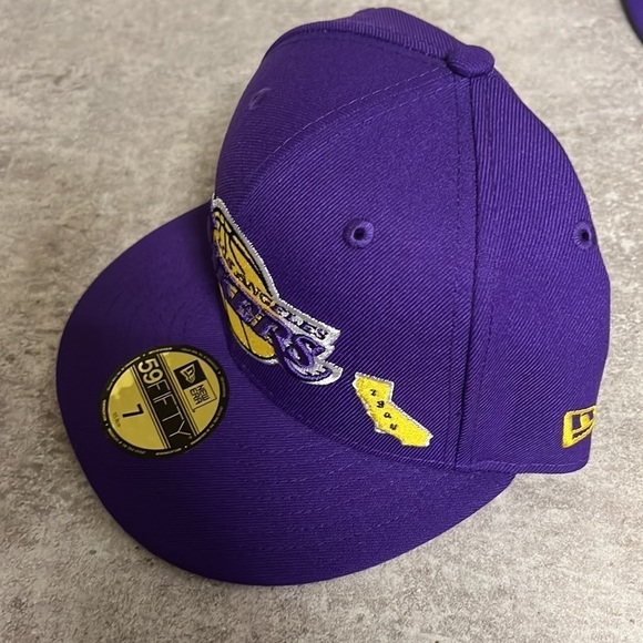 Lakers New Era Fitted Cap - Picture 3 of 3